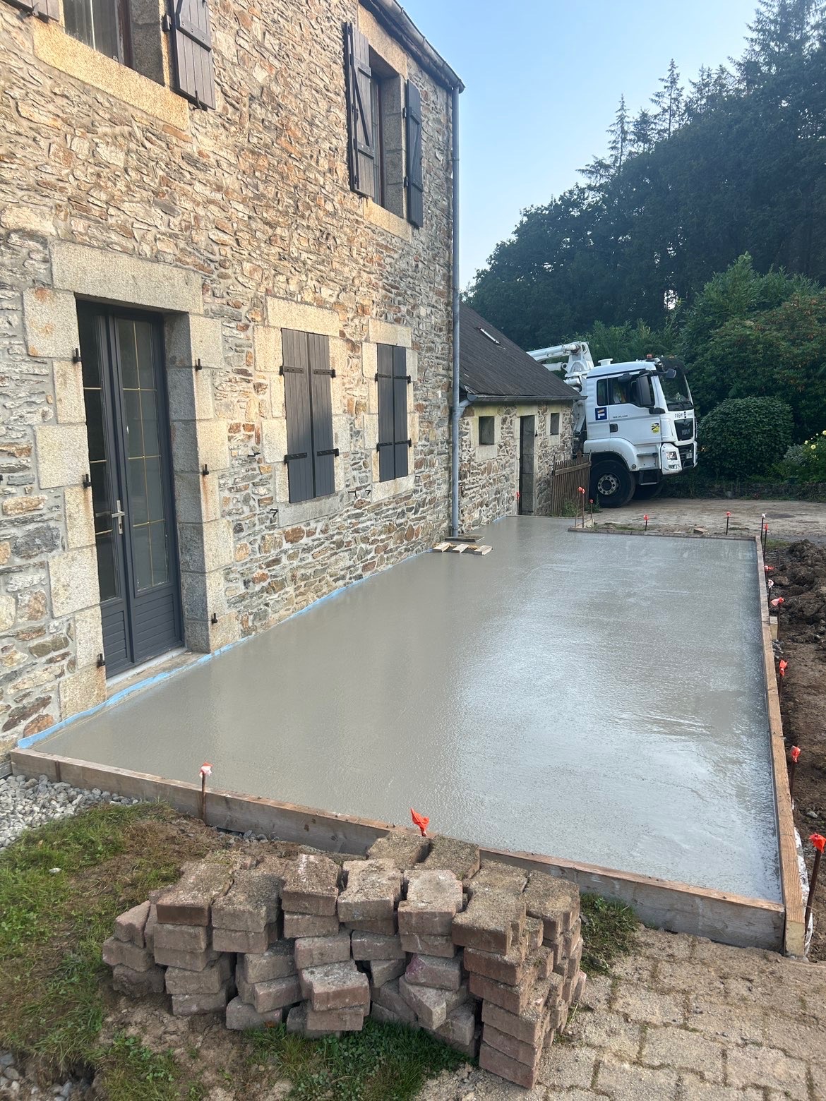 Coulage dalle maison bretonne — RIO Construction